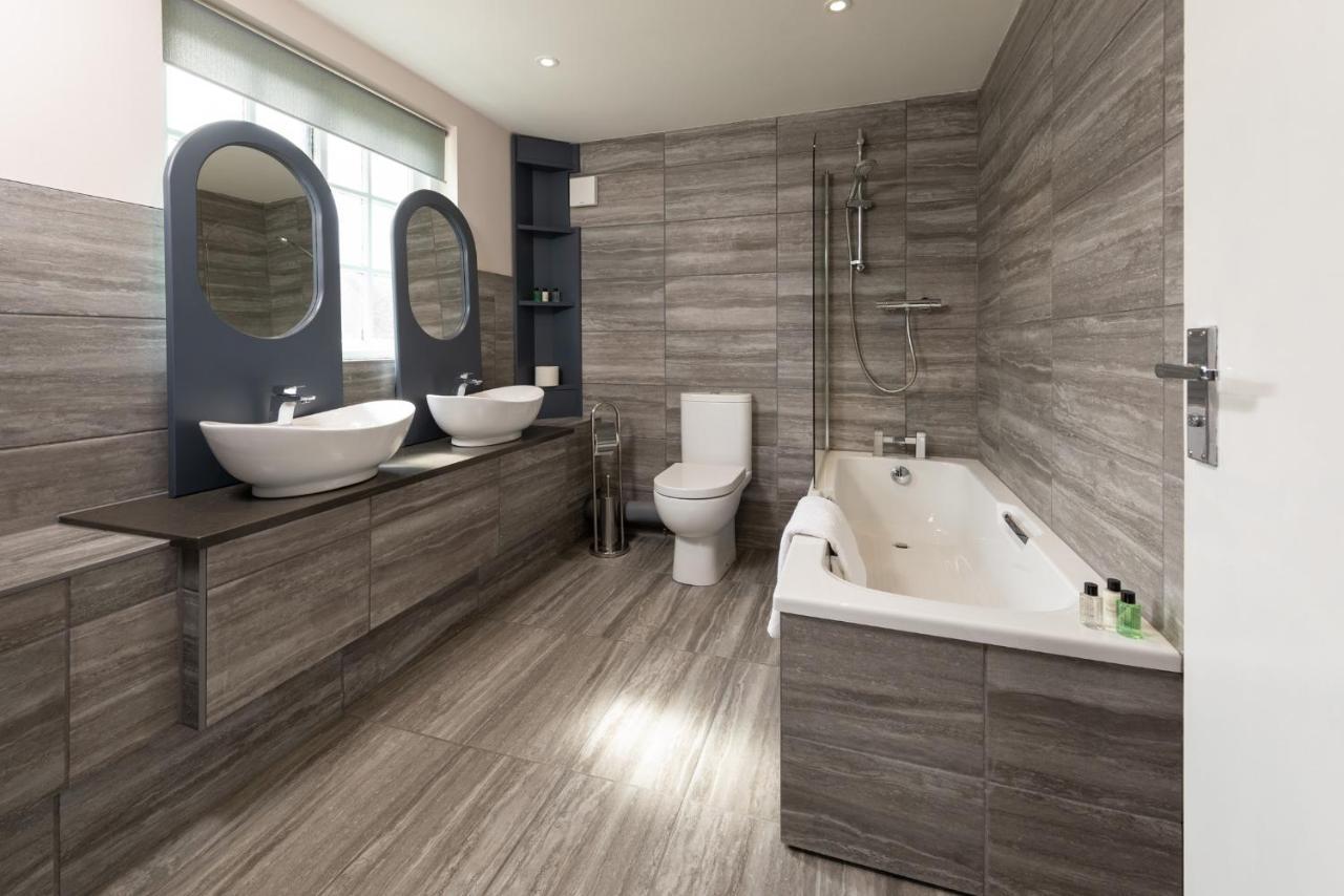 The Stable Suite At York Racecourse 외부 사진