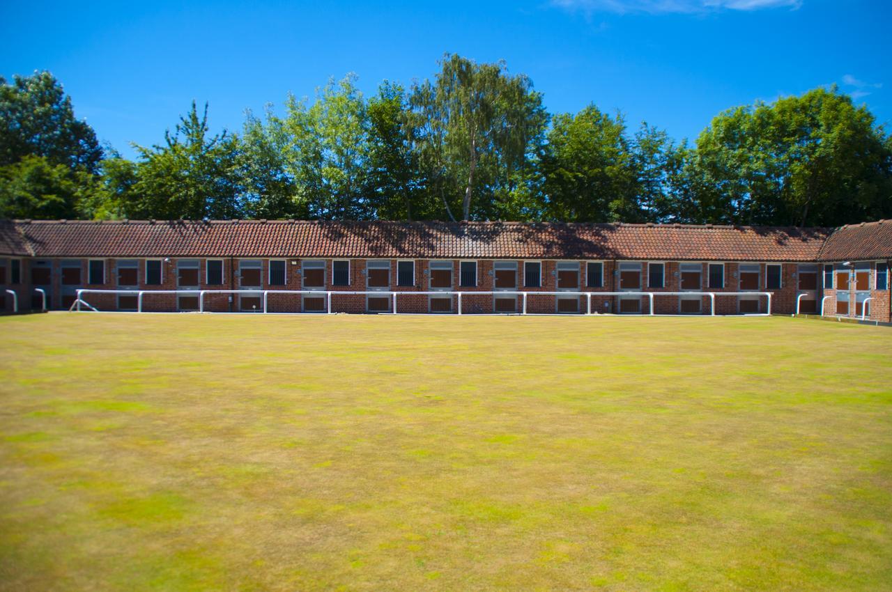 The Stable Suite At York Racecourse 외부 사진
