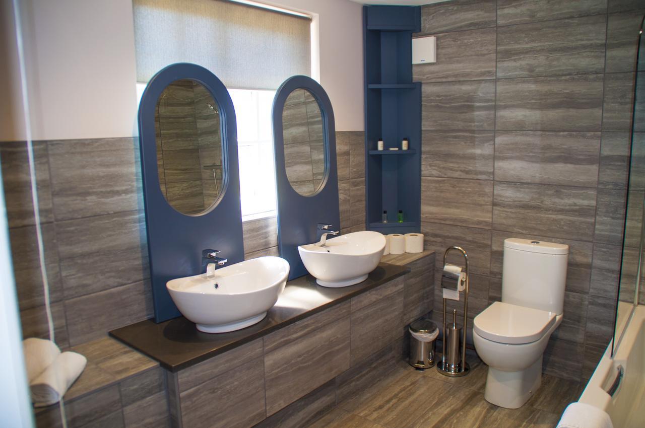 The Stable Suite At York Racecourse 외부 사진